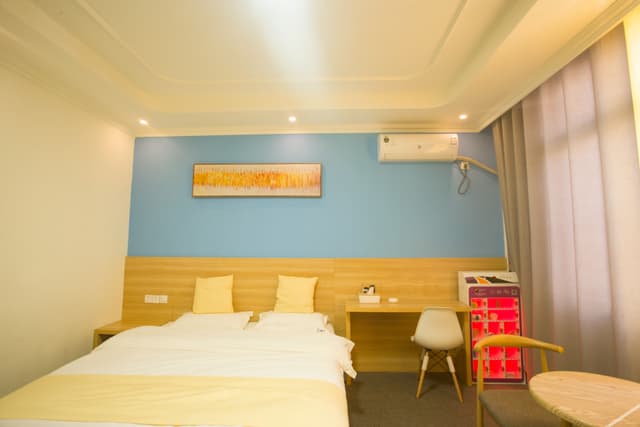 INS Couple Room