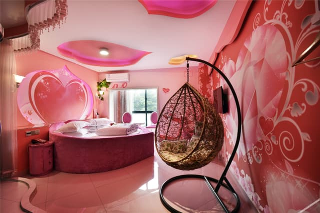 Romantic Round-bed Room
