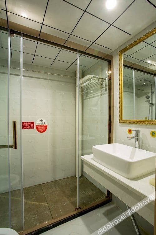 Business Standard Room