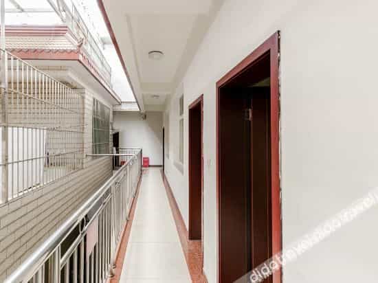 Chongzhou simple village hotel Chongzhou simple village hotel