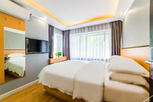 Cozy Double Room