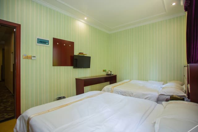 Deluxe 2-bed Room