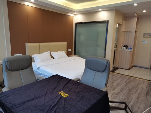 Queen Room