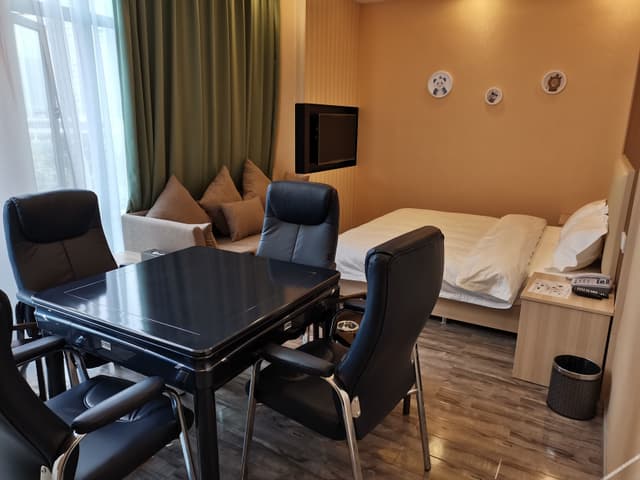 Queen Room