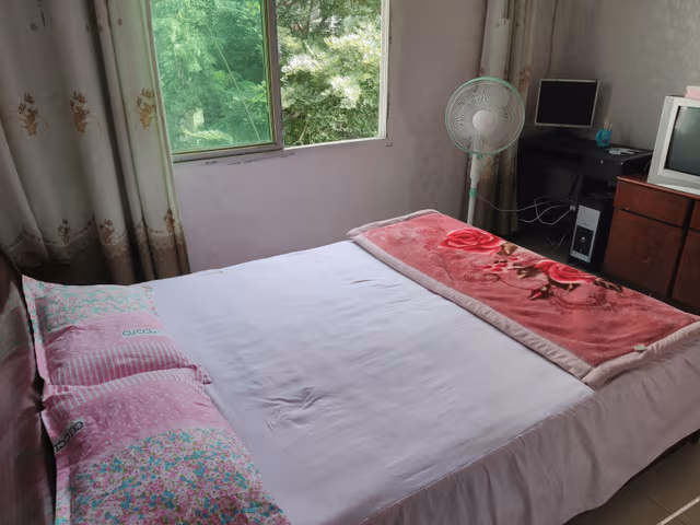 Simple Room (Double Bed) (No Air Conditioner)