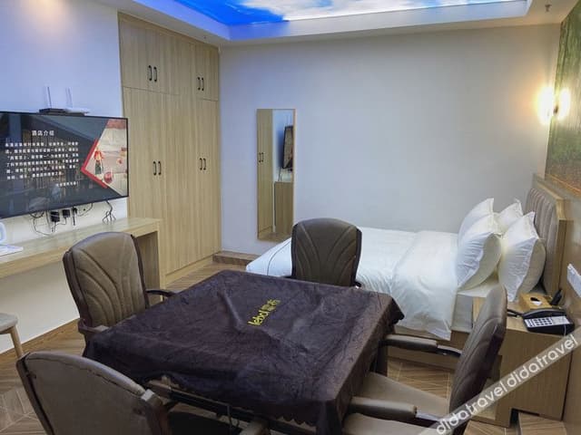 Double Room (With Mahjong)