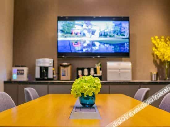 Homeinn Selected Hotel (Chengdu Longquan International Auto City Headquarters Economic Port) Homeinn Selected Hotel (Chengdu Longquan International Auto City Headquarters Economic Port)