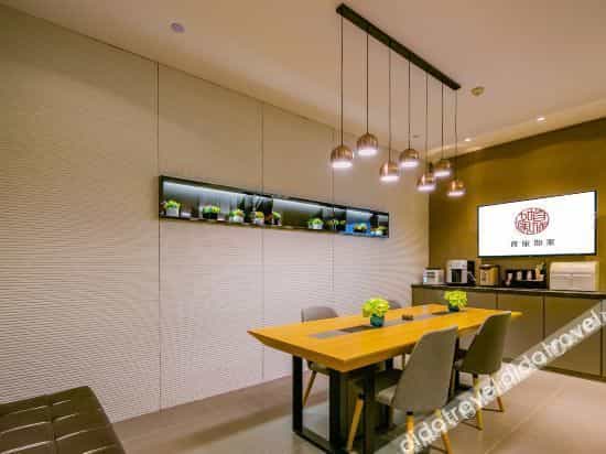 Homeinn Selected Hotel (Chengdu Longquan International Auto City Headquarters Economic Port) Homeinn Selected Hotel (Chengdu Longquan International Auto City Headquarters Economic Port)