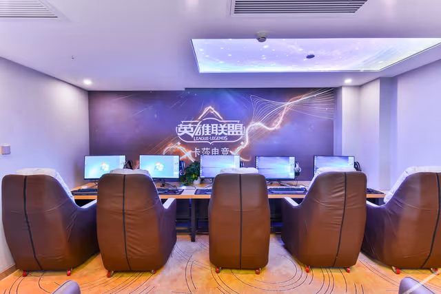Deluxe Room - 5-Person Occupancy (Mahjong)
