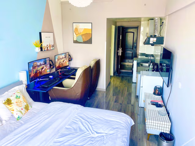 Couples E-Sports Double Bed Room