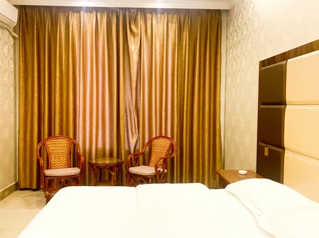 Elegant Fresh Double Bed Room