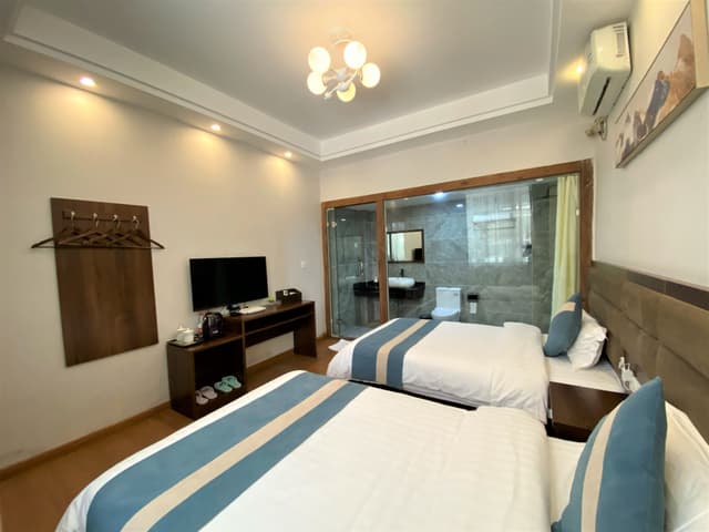 Twin Room (500 Meters From Qianshanmen)