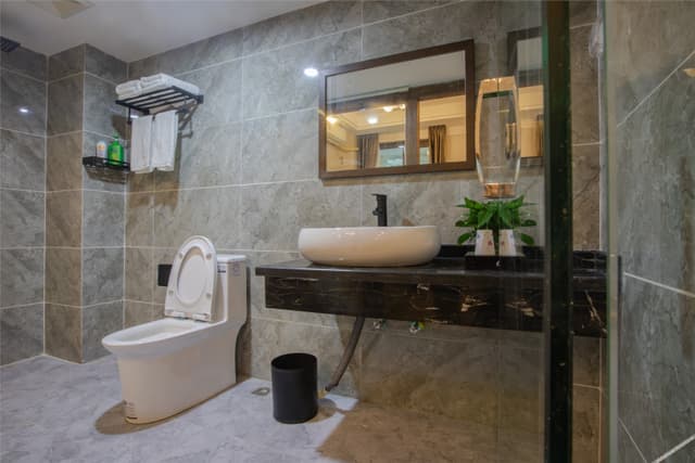Twin Room (500 Meters From Qianshanmen)
