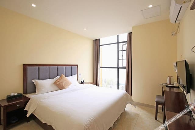 Selected Queen Room