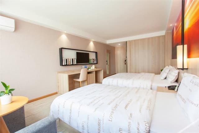 Warm Parent-child Room
