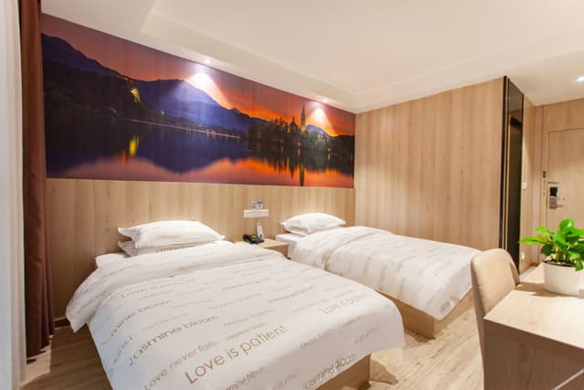 Guestroom (2 beds)