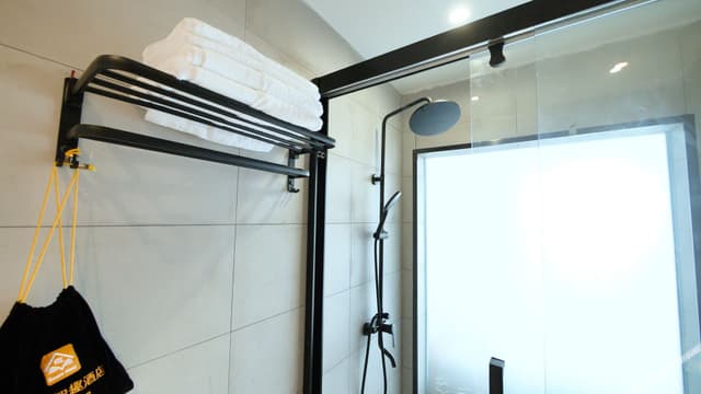 Selected Room (2 beds)