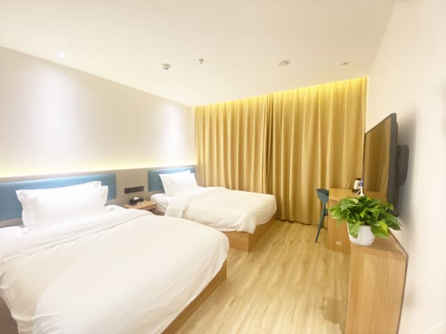 Selected Room (2 beds)