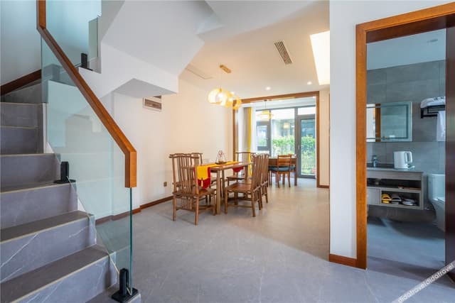 Courtyard Room - 5-Bedroom, Mountain-View (Cards)