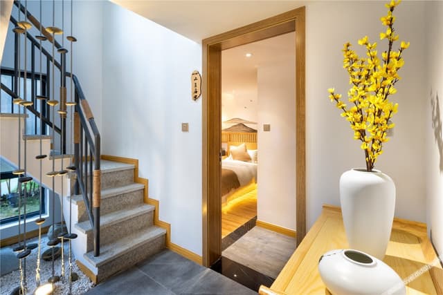 Courtyard Room - 6-Bedroom, Mountain-View