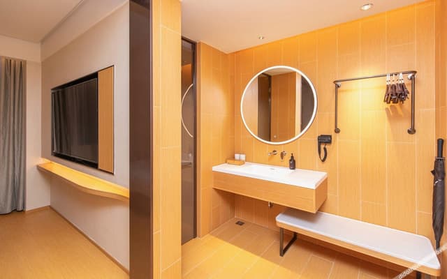 Superior Room (Double Bed)