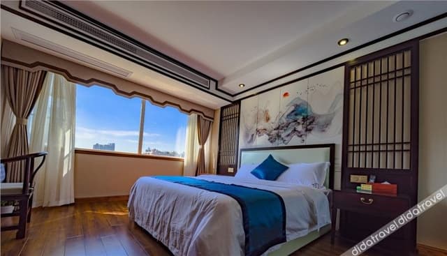 Queen Room