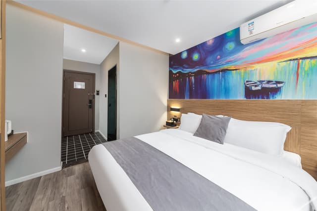 Boutique Queen Room