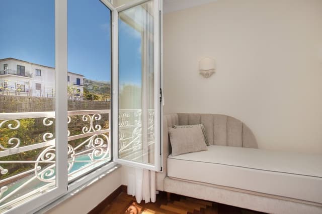 Junior Suite (with Jacuzzi)
