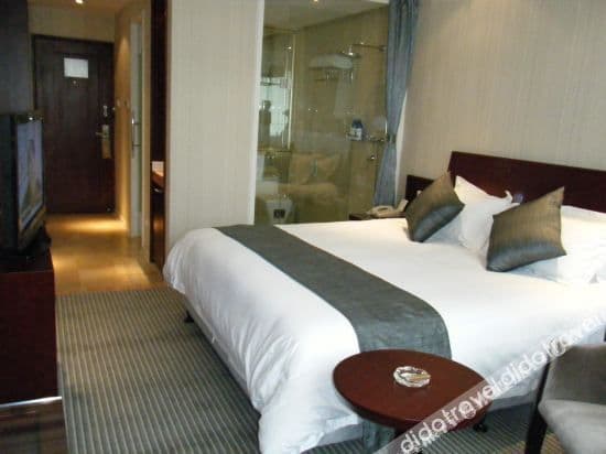 Guestroom (Queen bed)