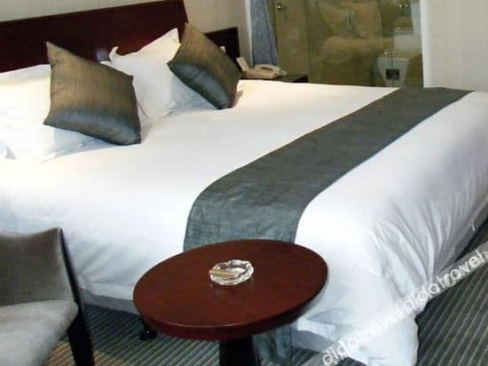 Guestroom (Queen bed)