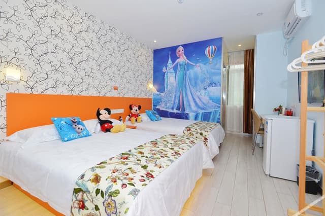 Deluxe Family Room