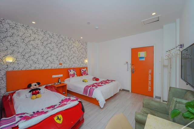 Deluxe Family Room