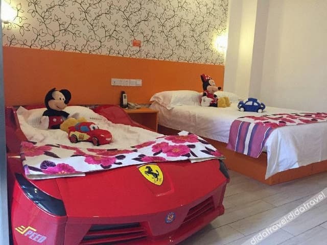 Deluxe Family Room