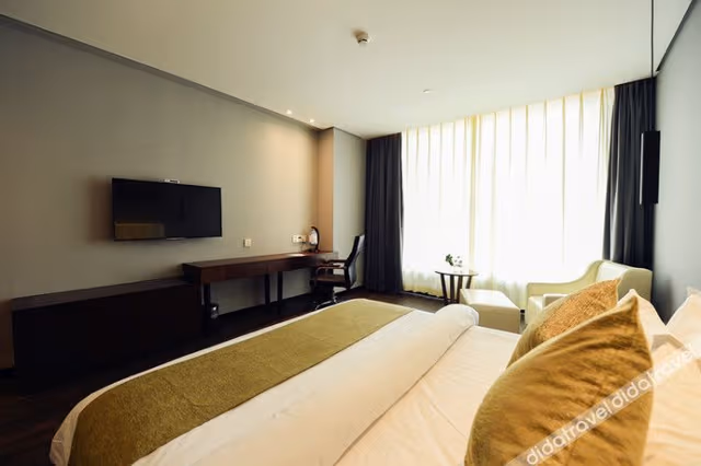 Double Room (Extreme Sassy)