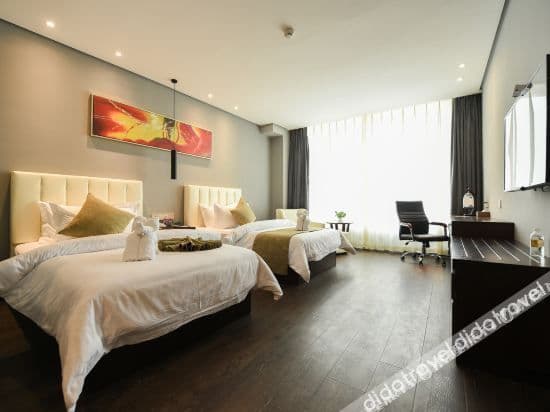 Twin Room (Extreme Sassy)