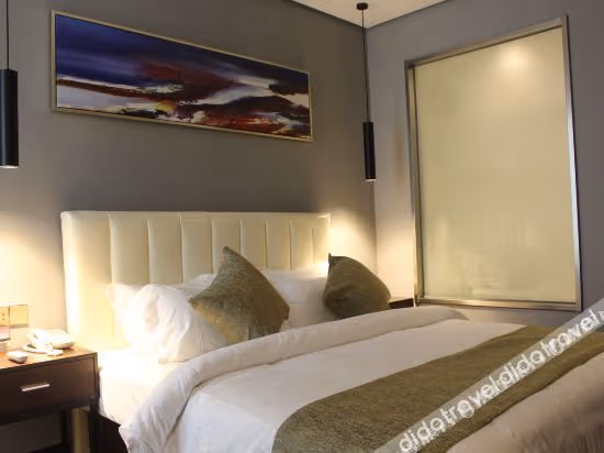 Double Room (Super Sassy)
