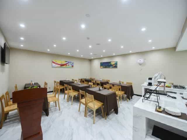 Metropolo Jinjiang Hotel (Caohejing Wuzhong Road)