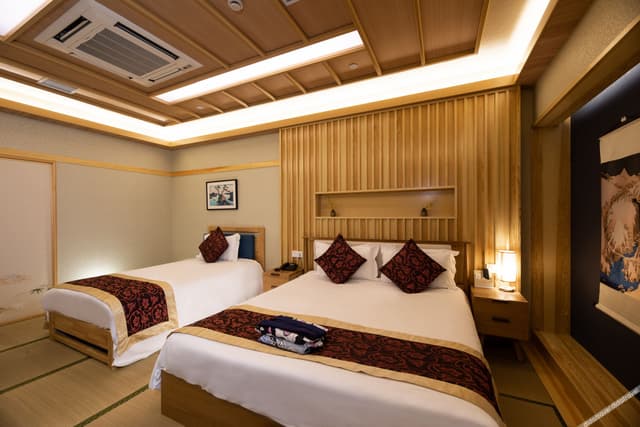 Deluxe Family Room