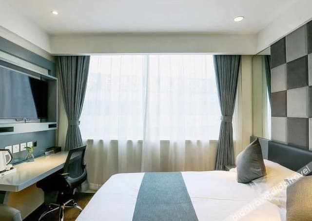 Queen Room