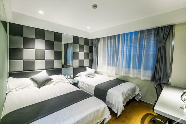 Business Standard Room