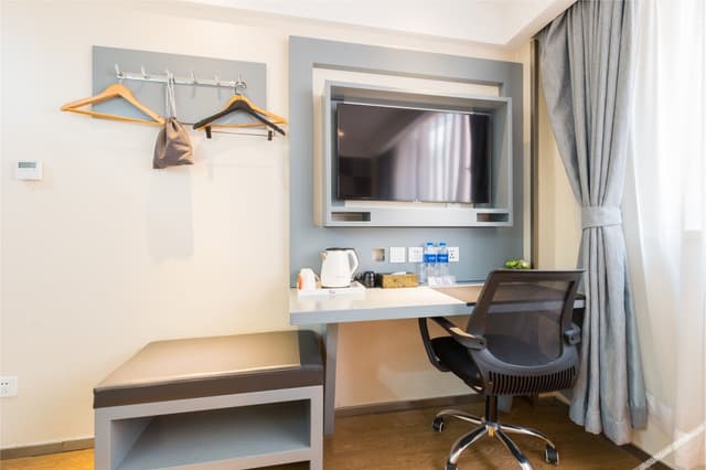 Business Standard Room