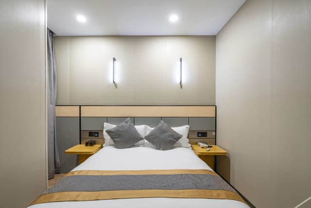 Z Smart Double Bed Room