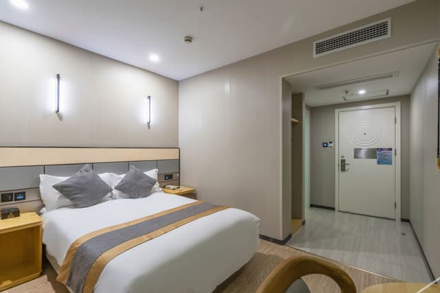 Z Smart Double Bed Room