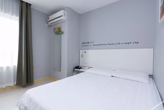 Queen Room