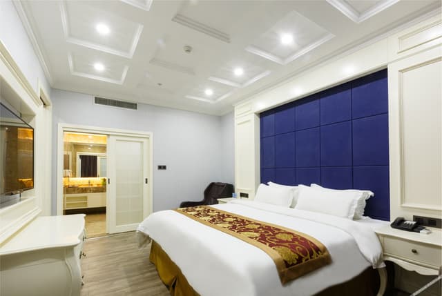 Executive Suite