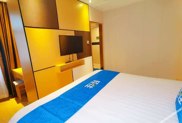 Business Queen Room