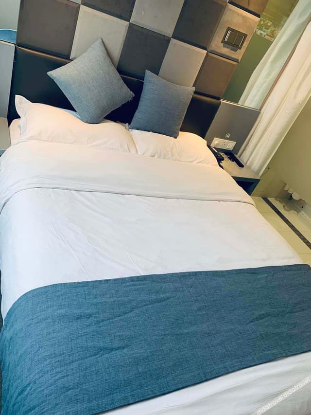 Discount Queen Room