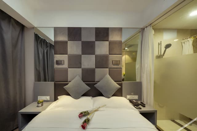 Discount Queen Room