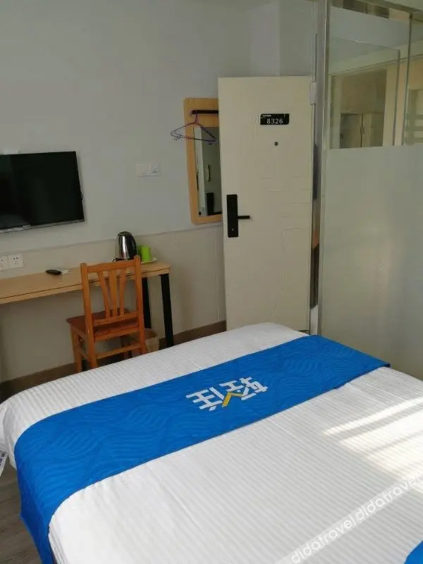 Budget Room