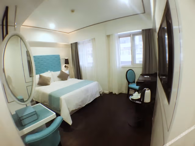 Guestroom (Queen bed)